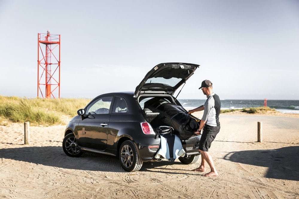 Transport des Jolle Tiwal 3 in einem Auto