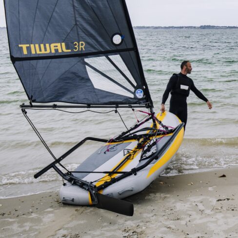 Launching the Tiwal 3R sailing dinghy