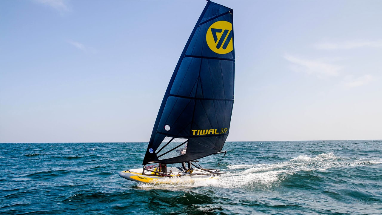 Tiwal 3R performance sailing dinghy video