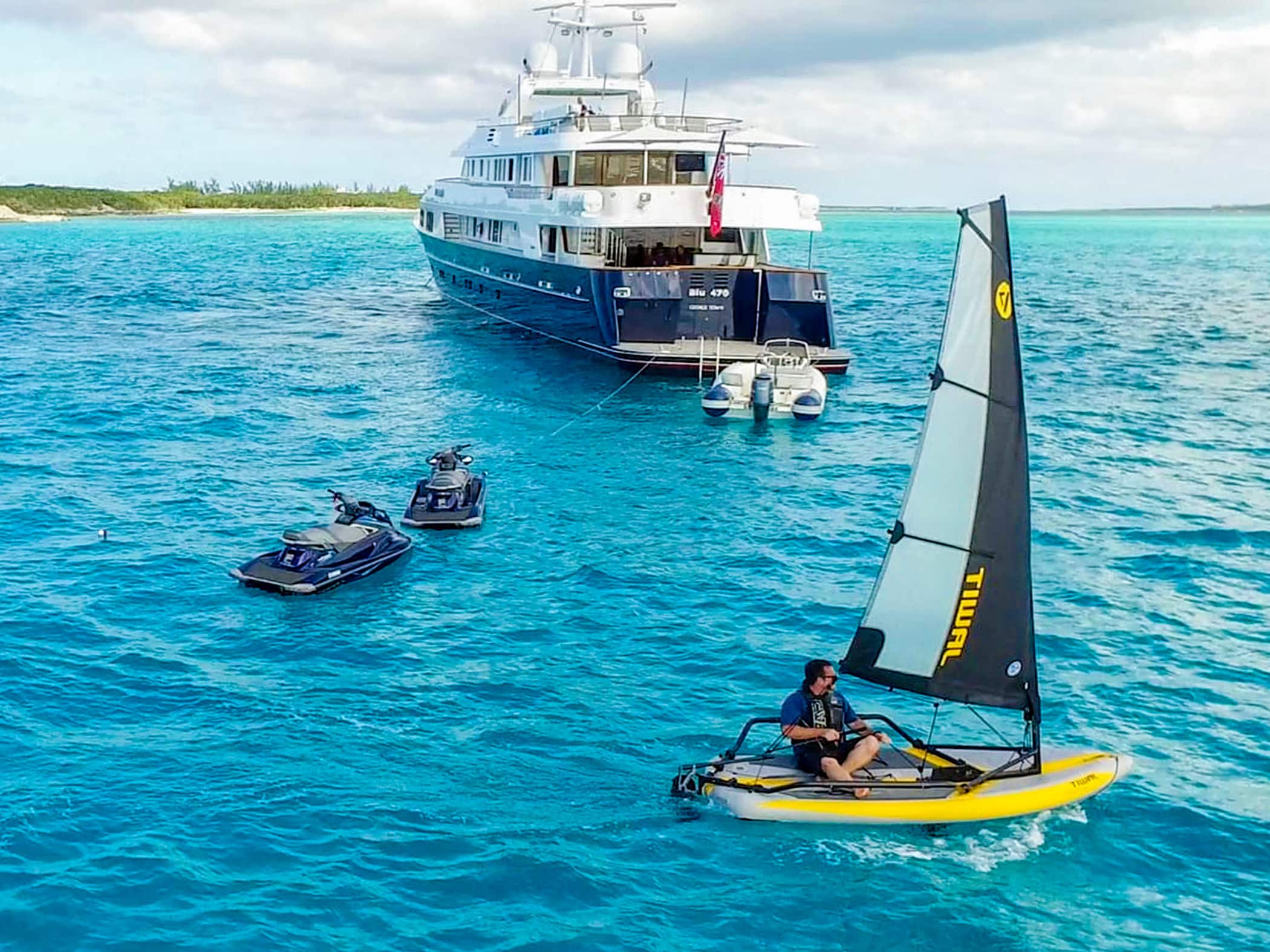 Easy to handle sailing dinghy