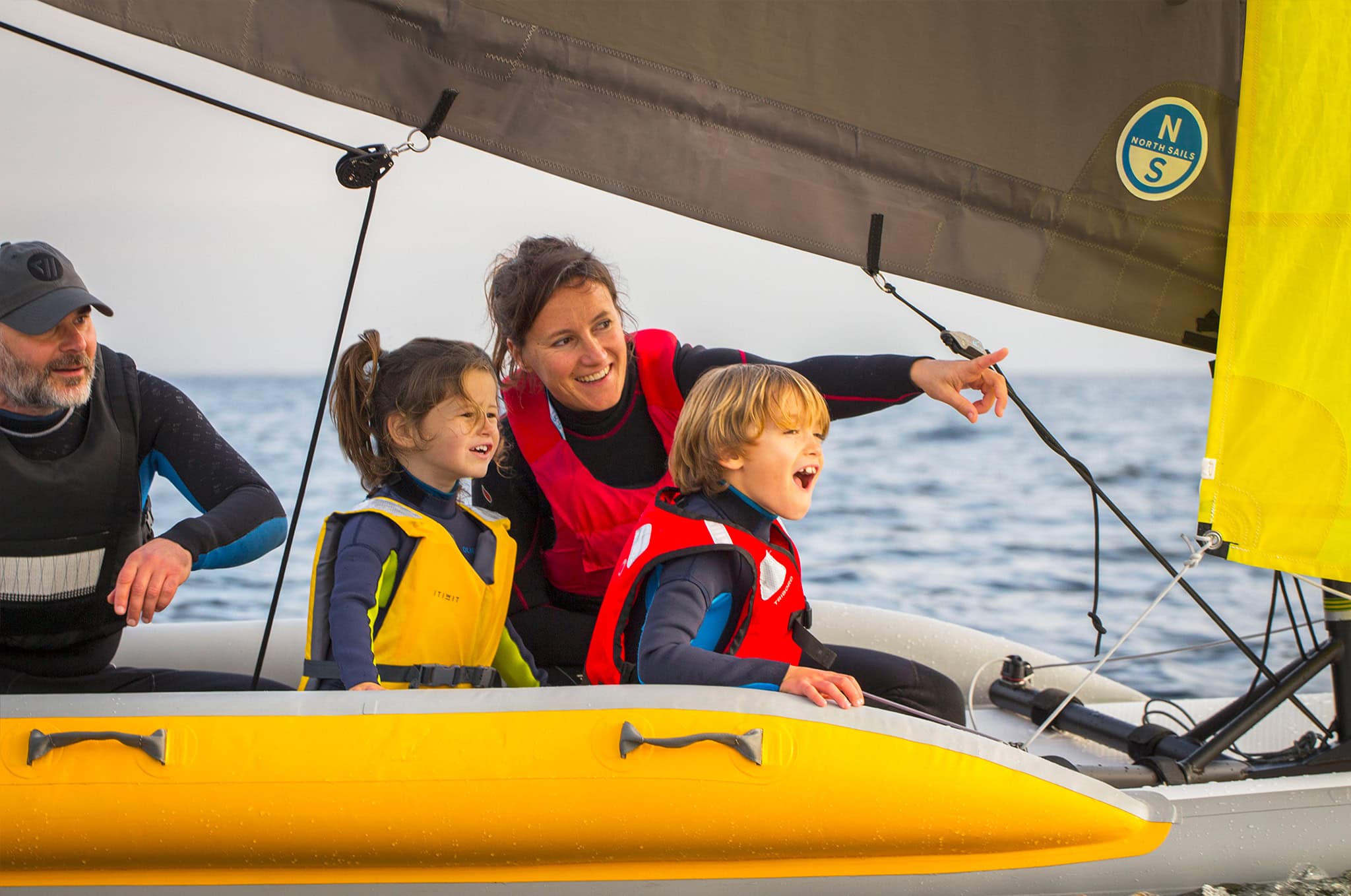 Ergomic boat for a family crew