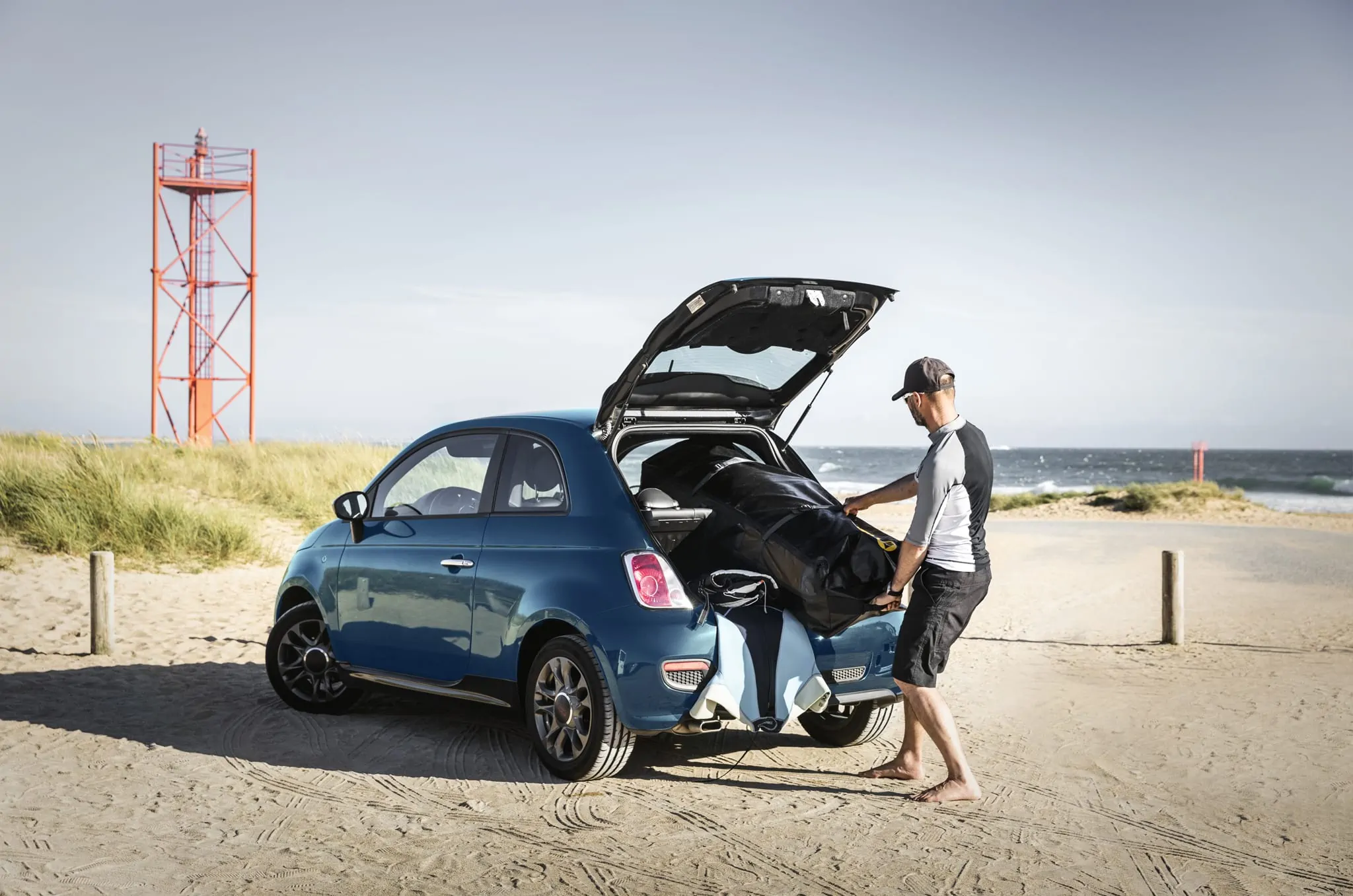 Easy to transport sailing dinghy