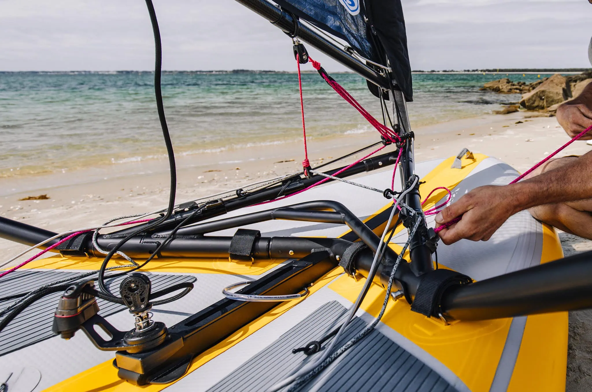 Performance dinghy assembly