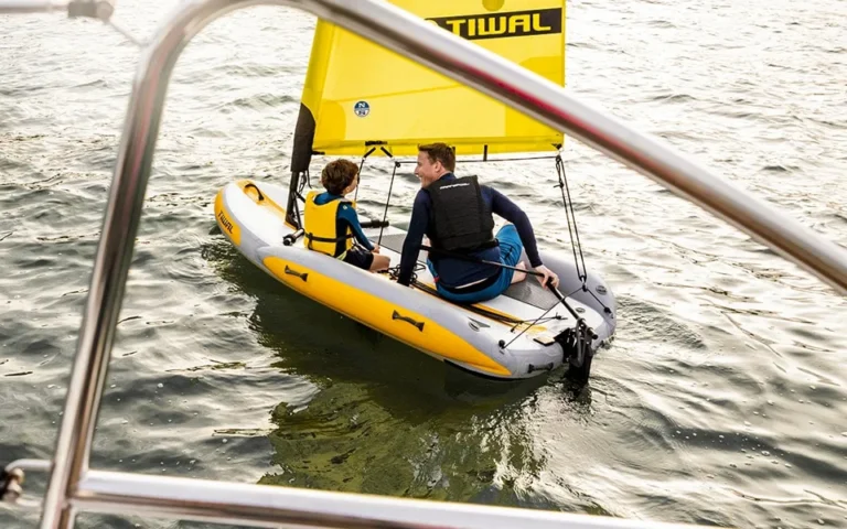 Compact sailing dinghy Tiwal 2