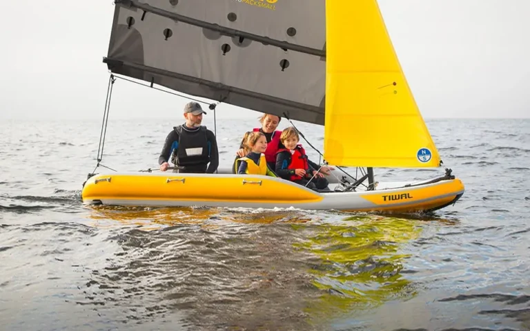 De familie zeilboot Tiwal 2XL